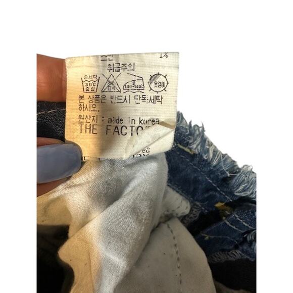 The Factory Blue Fringe Raw Hem Ripped Casual Denim Jeans Women Sz 28 - Picture 11 of 11